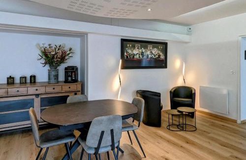 Vesoul Maison | Bel appartement rénové avec WiFi et parking sécurisé à Vesoul - FR-1-583-473