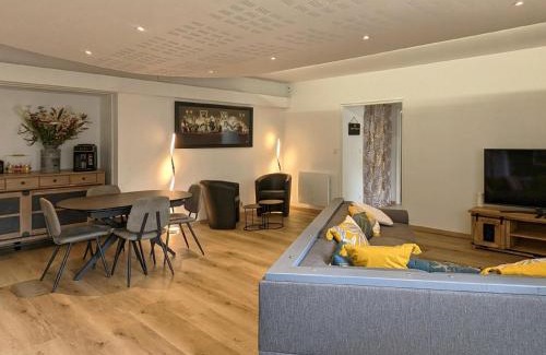 Vesoul Maison | Bel appartement rénové avec WiFi et parking sécurisé à Vesoul - FR-1-583-473