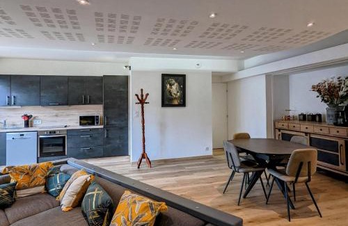 Vesoul Maison | Bel appartement rénové avec WiFi et parking sécurisé à Vesoul - FR-1-583-473