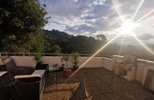 Le Ray Appartement | Bel appartement T3 au calme avec vue sur Nice