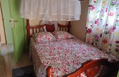 Desbonnes Maison | Bel Ti case dans la verdure hauteurs de Deshaies