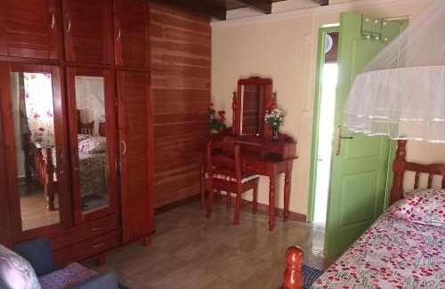 Desbonnes Maison | Bel Ti case dans la verdure hauteurs de Deshaies