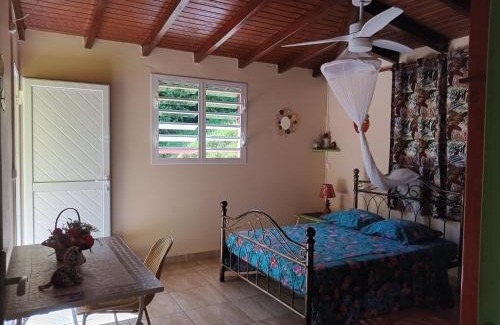 Desbonnes Maison | Bel Ti case dans la verdure hauteurs de Deshaies