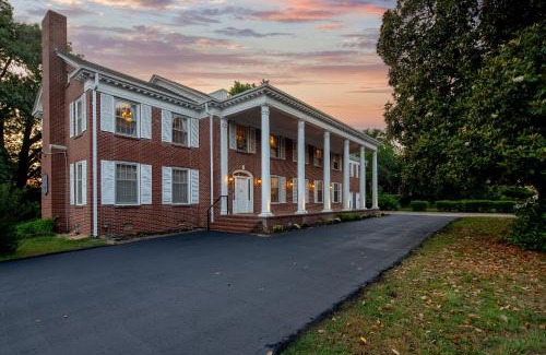 Fort Smith Maison | Beland Mansion-Blushing Rose suite
