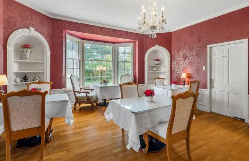 Fort Smith Maison | Beland Mansion-Blushing Rose suite