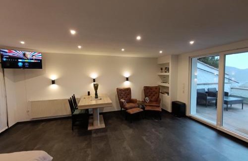 Uerzig Cabine | BelaVista'nBed - Peaceful Studio with private Terrace and Amazing Mosel Valley Views