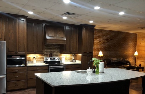 Troy Maison | BELL SOUTH EXECUTIVE SUITE DOWNTOWN TROY