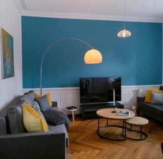 Ludwigsburg Appartement | bella casa - Business&Family - 2 Zimmer direkt neben Schloß, Parkplatz, SmartTV, Netflix, Waschmaschine, 24h Checkin, 71qm, Kingsizebett, Hotelbettwäsche
