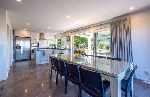 Oneroa Maison | Bella Seven - Stay Waiheke