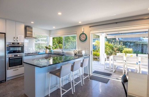 Oneroa Maison | Bella Seven - Stay Waiheke