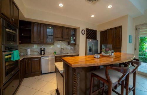 Herradura Appartement | Bella Vista 3F 3 bdr beach club view in Los Suenos