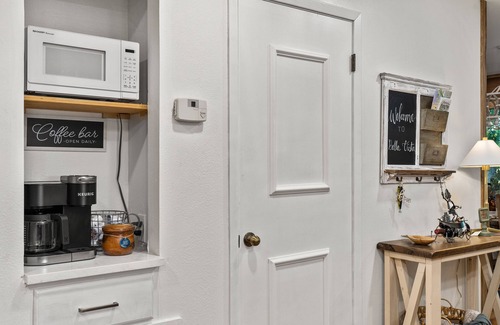 Jefferson Cabine | Bella Vista Cabin w/hot tub, canoes, beautiful views and more!