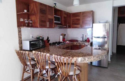 Playa la Madera Copropriété | Bella Vista--Spectacular Views of Zihua Bay from 1-BR Condo above Madera Beach
