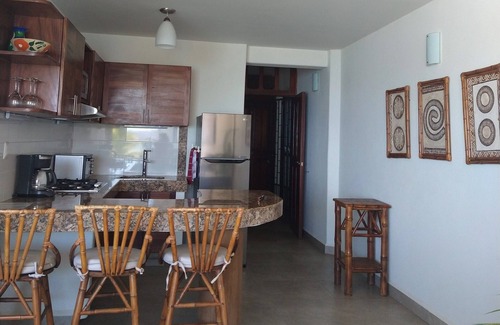 Playa la Madera Copropriété | Bella Vista--Spectacular Views of Zihua Bay from 1-BR Condo above Madera Beach