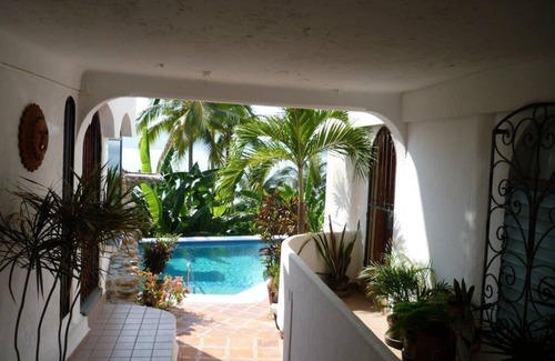 Playa la Madera Copropriété | Bella Vista--Spectacular Views of Zihua Bay from 1-BR Condo above Madera Beach