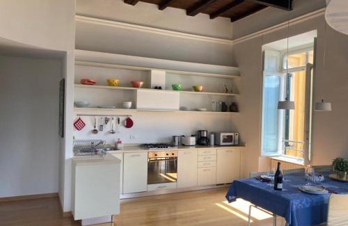 Miasino Appartement | Bellavista in palazzo storico e deliziosa vista lago!
