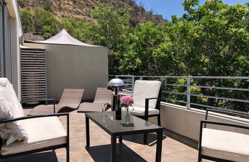 Bellavista Appartement | Grand balcon privé, barbecue, parking, climatisation et vue sur la ville