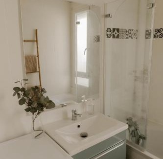 Herouville-Saint-Clair Appartement | Belle appartement lumineux -Tram au pied de l'immeuble -