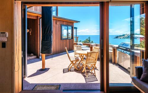 Waiheke Island Maison | Belle Cove Studio, Spectacular Sea Views - Be My Guest