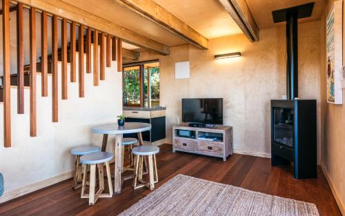 Waiheke Island Maison | Belle Cove Studio, Spectacular Sea Views - Be My Guest