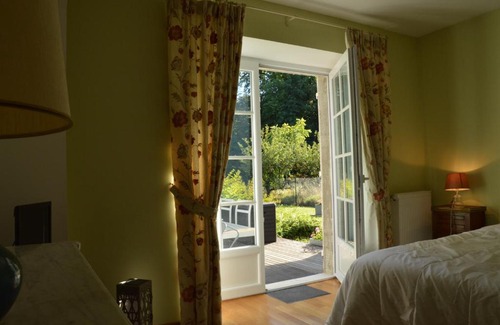 Ardentes Maison | Belle Dépendance du Château le Parc avec sa piscine