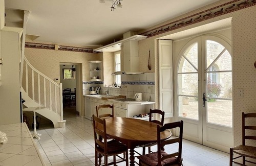 Cravant-les-Coteaux Maison | Belle Demeure au Coeur des Châteaux de la Loire