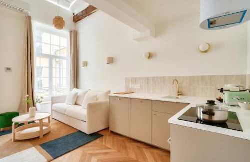 Quartier Saint-Ambroise Appartement | Belle epoque - Magnifique duplex avec mezzanine pour 4