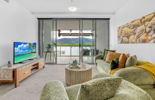 Cairns Central Business District Appartement | Belle Escapes 14 Harbour Lights with tranquil ocean views