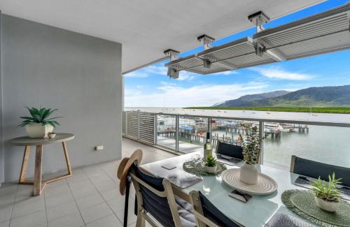 Cairns Central Business District Appartement | Belle Escapes 14 Harbour Lights with tranquil ocean views