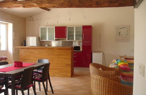 Aubeville Maison | Belle Longère Avec Piscine,110 m2, Dans la Campagne Charentaise,