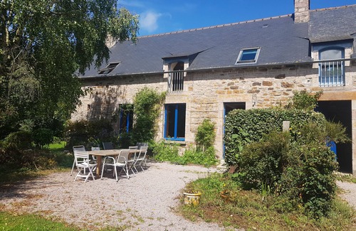 Saint-Alban Maison | Belle longère en pierre, spacieuse et au calme, à 5 minutes de la plage