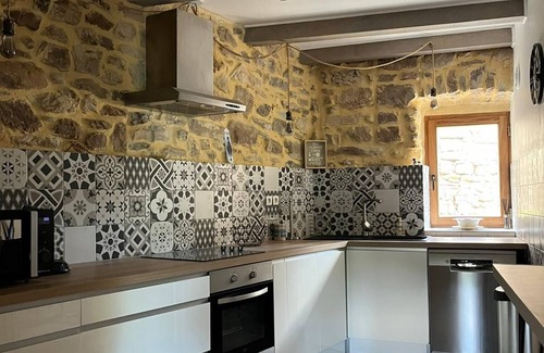 Fons Maison | Belle Maison en Pierre 8 Pers. Avec Spa, Bien Située en Ardèche Méridionale