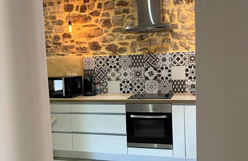 Fons Maison | Belle Maison en Pierre 8 Pers. Avec Spa, Bien Située en Ardèche Méridionale