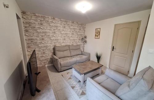 Saint-Jean-d'Angely Maison | Belle maison au bord du plan d'eau