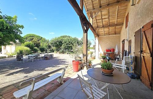 Mas-Grenier Maison | Belle maison Mas Grenier - 14 personnes - 11 lits - Piscine privée - Grand jardin - Jeux enfants - Parking gratuit sur place