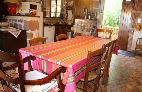Boisseuilh Maison | Belle Maison Périgourdine 4 Personnes au Calme, Piscine Chauffée, Grand Terrain