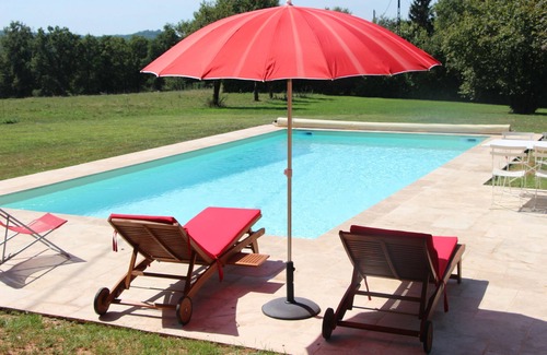 Boisseuilh Maison | Belle Maison Périgourdine 4 Personnes au Calme, Piscine Chauffée, Grand Terrain