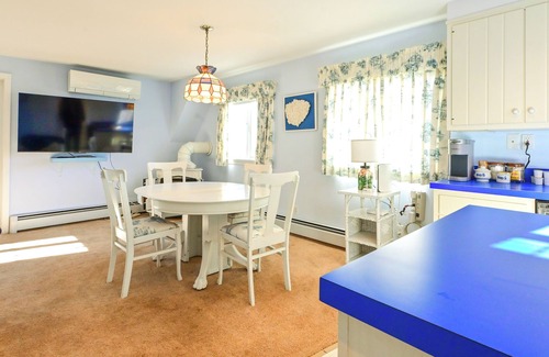Biddeford Pool Maison | Belle Mer: Beachfront Bliss in Biddeford’s Hills Beach Community
