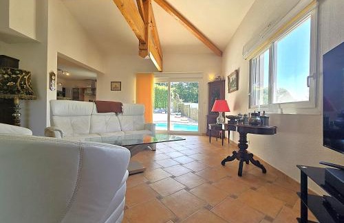 Realville Maison | Belle villa Réalville - 6 personnes - Piscine et parking privés - Véranda climatisée - Terrasse - 3 chambres doubles