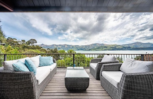 Akaroa Maison | Belle Vue Haven - Akaroa Holiday Home