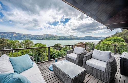 Akaroa Maison | Belle Vue Haven - Akaroa Holiday Home