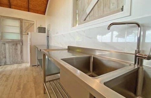 Amity Point Cabine | Belles on Ballow - Possum Lodge