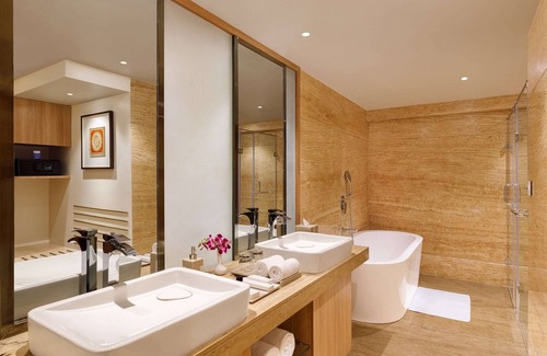 Junagadh Hôtel | Bellevue Sarovar Premiere Junagadh