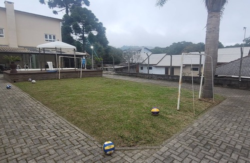 Canela Maison | Belli House casa ideal para família. 9 hóspedes 3 quartos 7 camas 2 banheiros