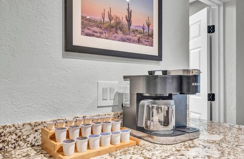 New Papago Parkway Maison | Bellissima Brava! Game Room Hot Pool/Spa Discount!