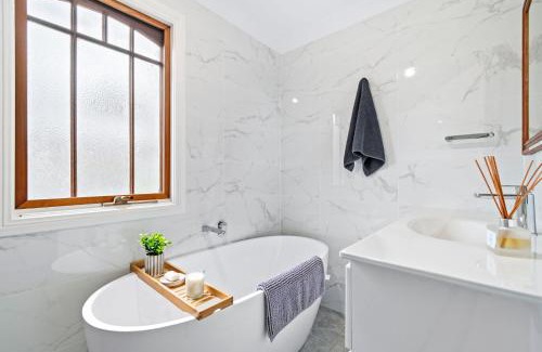 Kurrajong Heights Maison | Bells Rest with a veiw