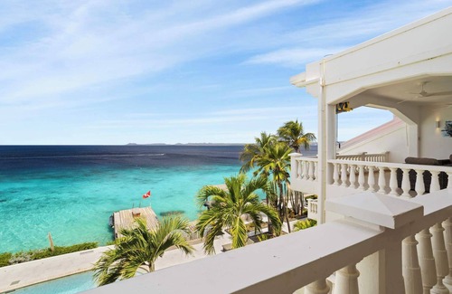 Belnem Appartement | Belmar Oceanfront Apartments 21 right on the ocean with diving facilities