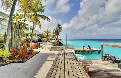 Belnem Appartement | Belmar Oceanfront Apartments 21 right on the ocean with diving facilities