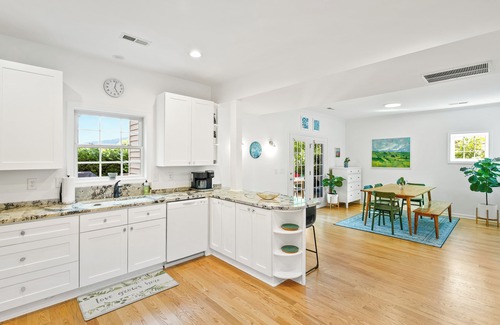 Fifeville Maison | Belmont Oasis I Downtown Cville | 3 bed, 2.5 bath | Sleeps 6 A, 2 C