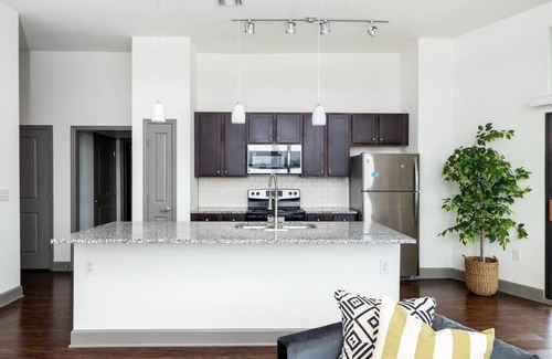 Poncey-Highland Appartement | Appartement Beltline au marché de Ponce City - Marchez vers tout! piscine, salle de gym, parking gratuit